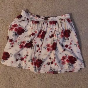 American Eagle Flowered Skirt size small